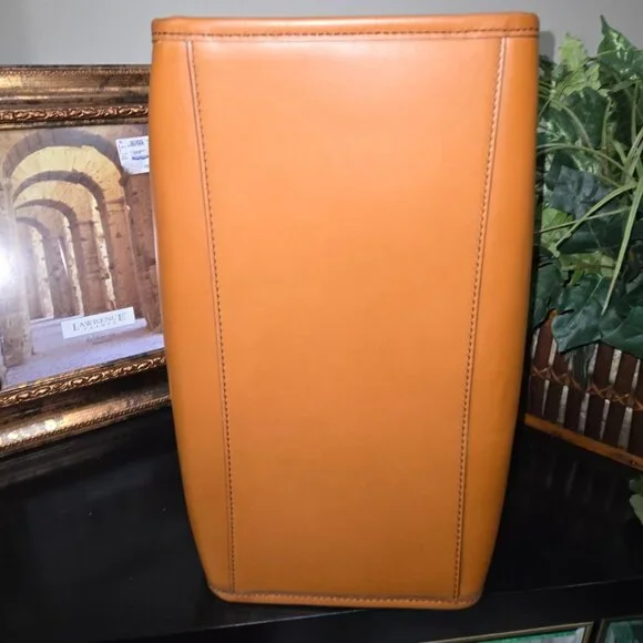 Pristine Authentic Fendi Roma Satchel - Picture 11 of 12